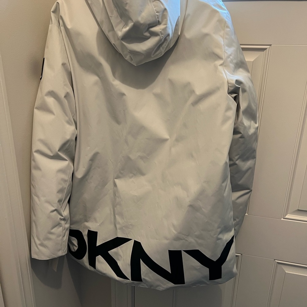 Men's White DKNY jacket - Picture 7 of 7